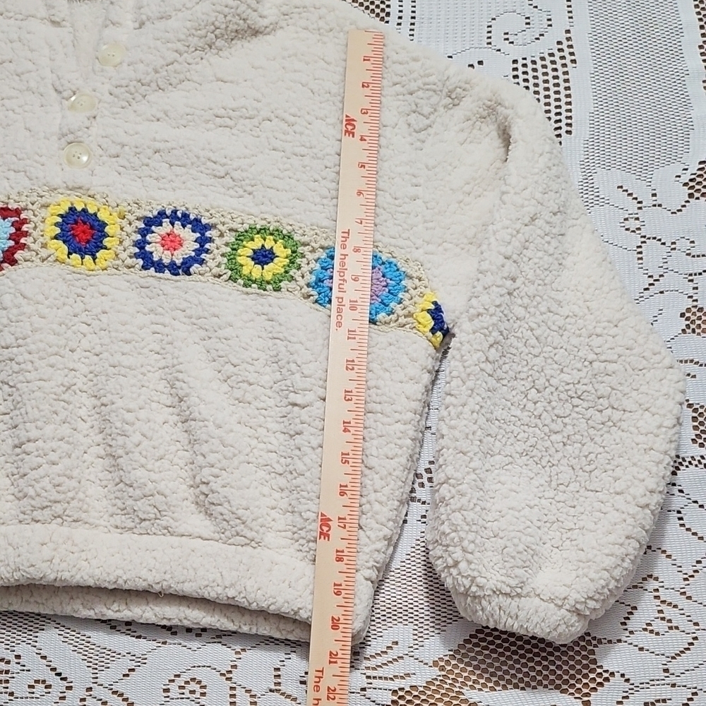 Cider Cream Cropped Hoodie with Colorful Crochet Accents - Picture 2 of 10